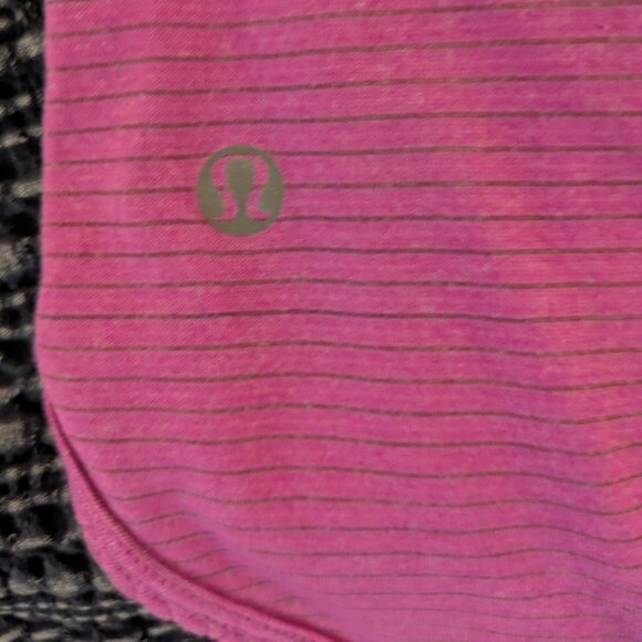 Lululemon 105F seriously light purple singlet size 10 guc - Picture 8 of 8